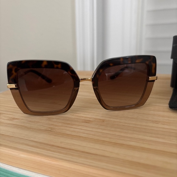 Sunglases main image 5